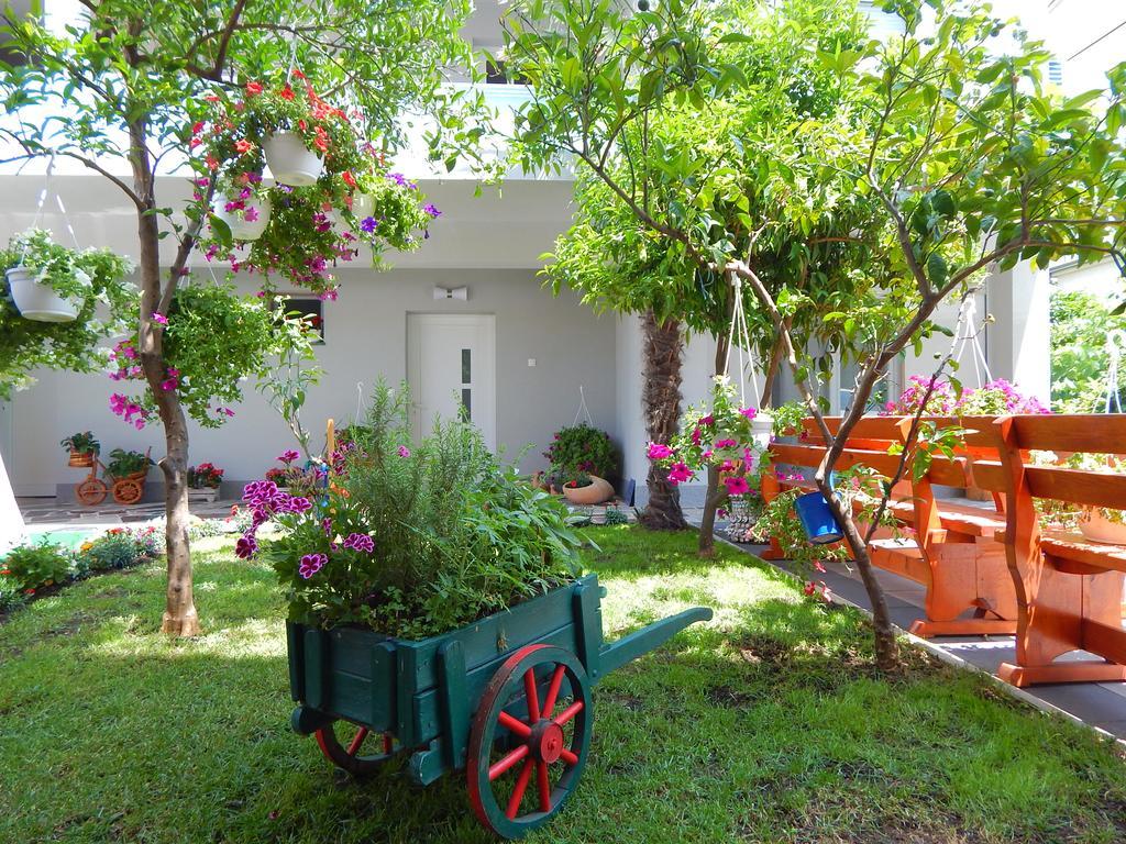 Apartments & Rooms Marinka Zara Esterno foto